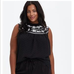 Torrid Clip Dot Embroidered Tank Chiffon Black size 00 (large/10)